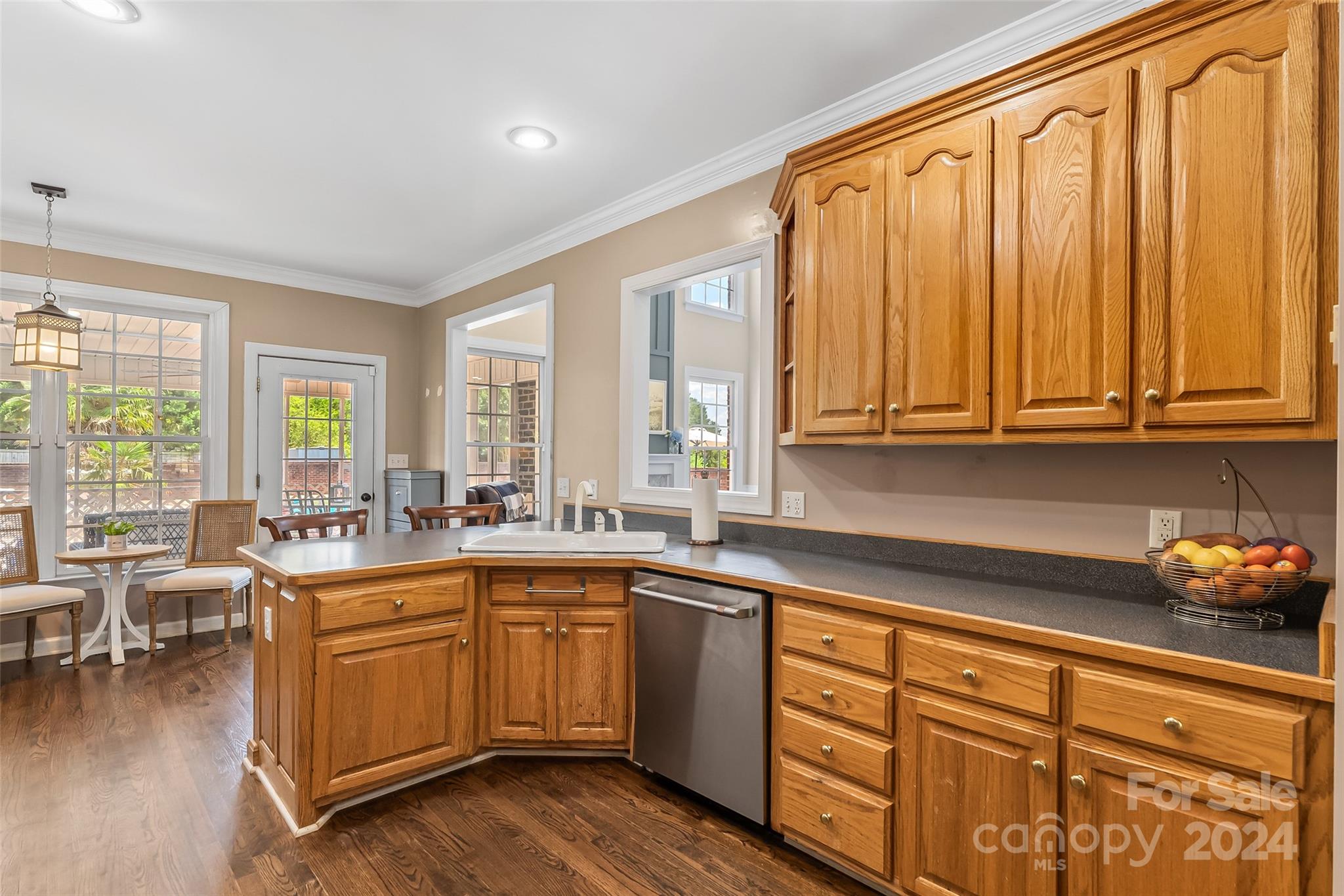 1094 James Farm Road Hickory, NC 28602 - Photo 5 of 40 Gallery Image 5