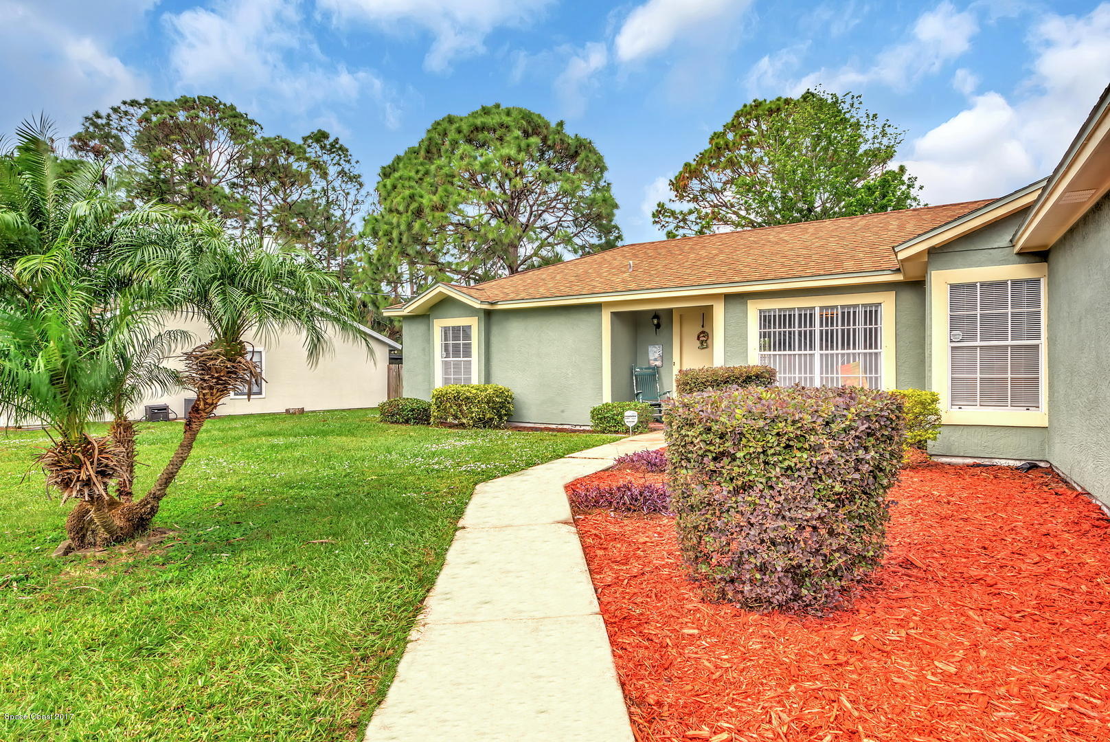 6670 Cairo Road Cocoa, FL 32927 - Photo 6 of 39 Front Walkway