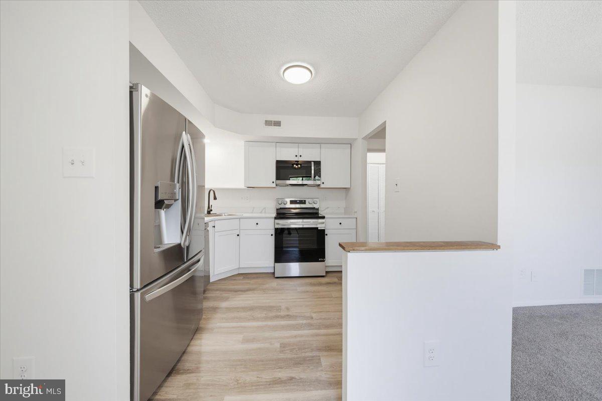 63 Sandra Road Voorhees, NJ 08043 - Photo 14 of 36 Kitchen