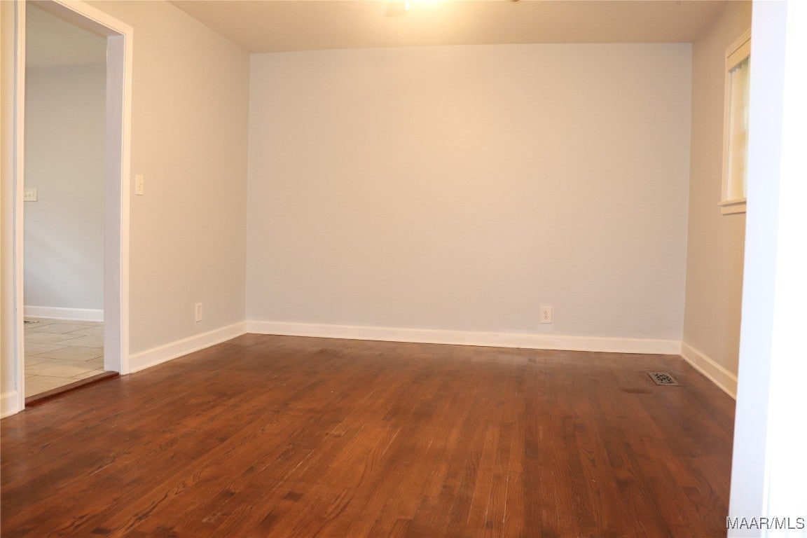 313 Holly Hill Road Enterprise, AL 36330 - Photo 5 of 44 Living Room