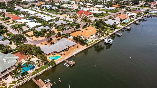 $2,100,000 | 1903 Bayshore Drive, Belleair Beach, FL 33786