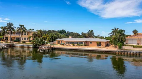 $2,100,000 | 1903 Bayshore Drive, Belleair Beach, FL 33786