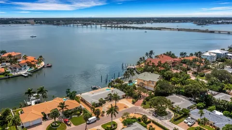 $2,100,000 | 1903 Bayshore Drive, Belleair Beach, FL 33786