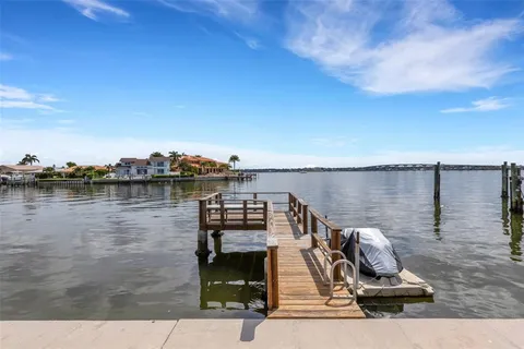 $2,100,000 | 1903 Bayshore Drive, Belleair Beach, FL 33786
