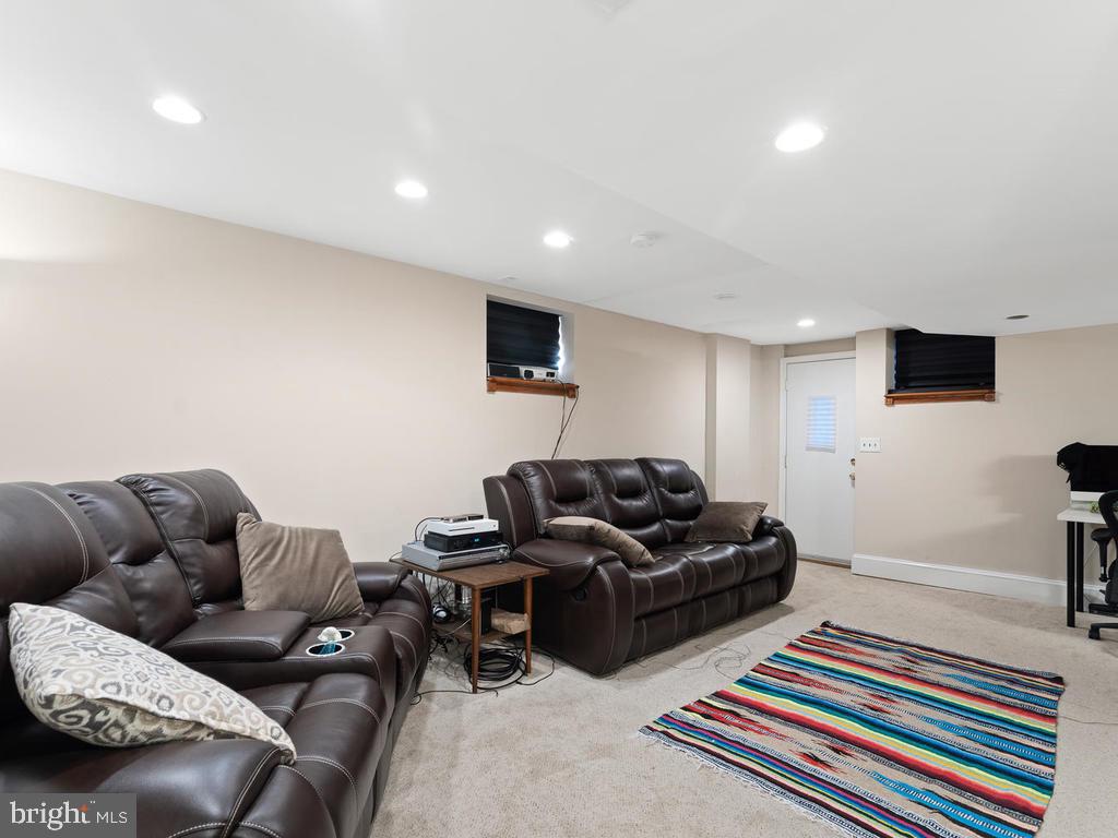 10312 Colesville Road Silver Spring, MD 20901 - Photo 15 of 16 Gallery Image 15