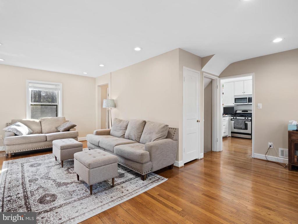 10312 Colesville Road Silver Spring, MD 20901 - Photo 3 of 16 Gallery Image 3
