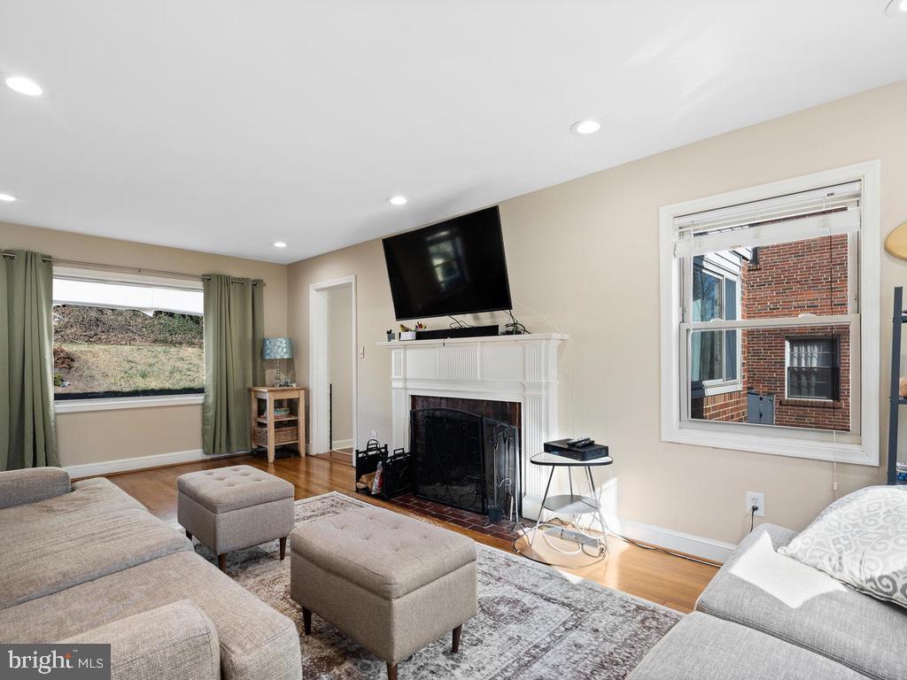 10312 Colesville Road Silver Spring, MD 20901 - Photo 5 of 16 Gallery Image 5