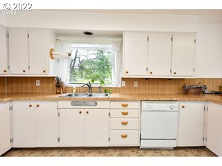 79448 Sears Road Cottage Grove, OR 97424 - Photo 11 of 32 Gallery Image 11