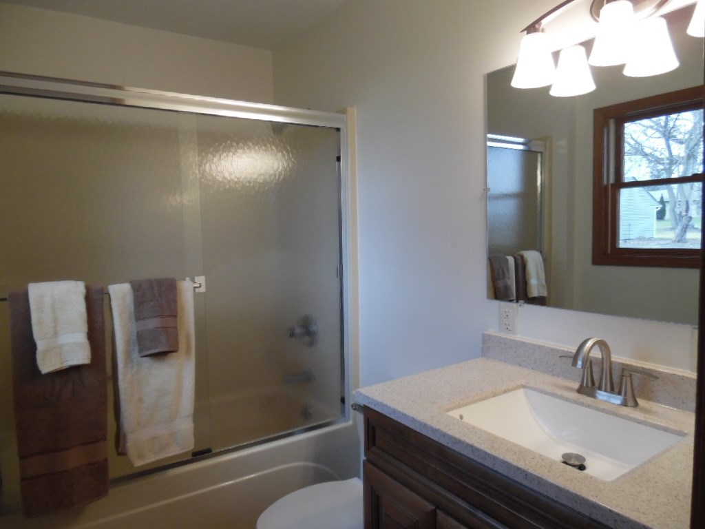 225 Elm Grove Road Bluffton, IN 46714 - Photo 14 of 20 Gallery Image 14