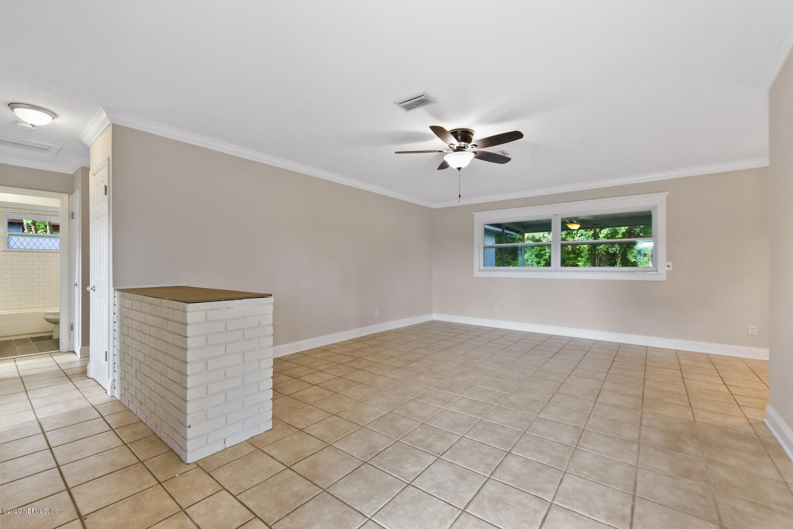 11152 Emuness Road Jacksonville, FL 32218 - Photo 4 of 20 Living Room