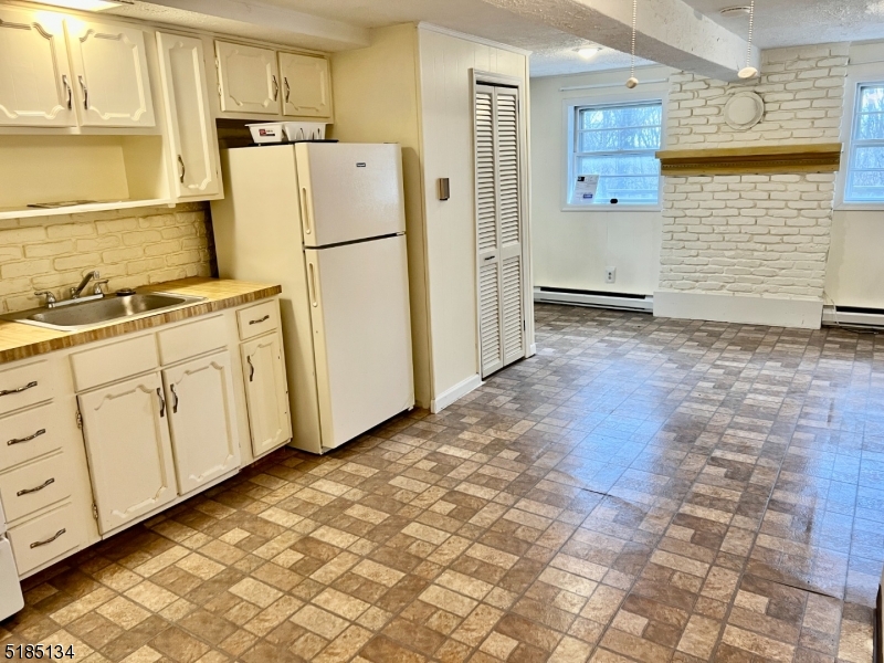 632 Brooklyn Mountain Road Hopatcong, NJ 07843 - Photo 9 of 25