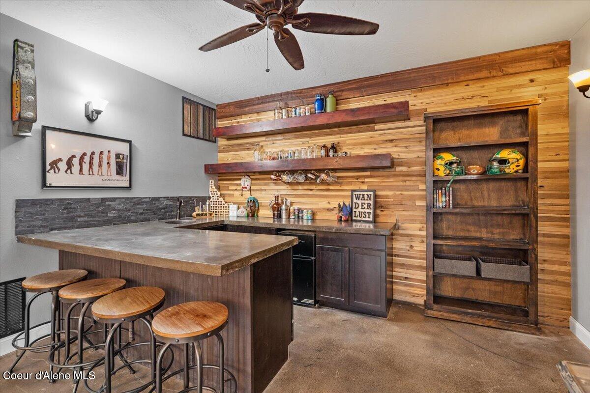 11243 West Hidden Valley Road Rathdrum, ID 83858 - Photo 45 of 86 46-Wet Bar