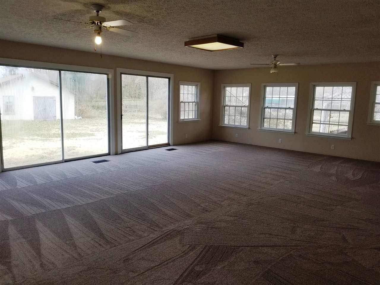 6111 Grand River Road Newburgh, IN 47630 - Photo 18 of 36 Gallery Image 18