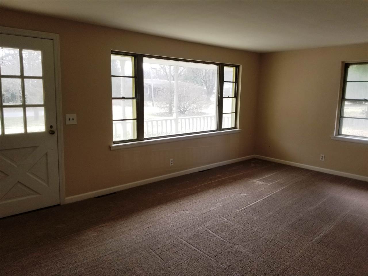 6111 Grand River Road Newburgh, IN 47630 - Photo 4 of 36 Gallery Image 4