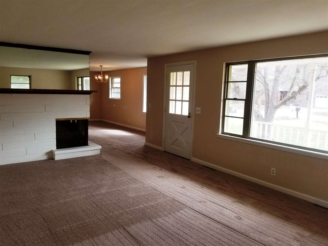 6111 Grand River Road Newburgh, IN 47630 - Photo 5 of 36 Gallery Image 5