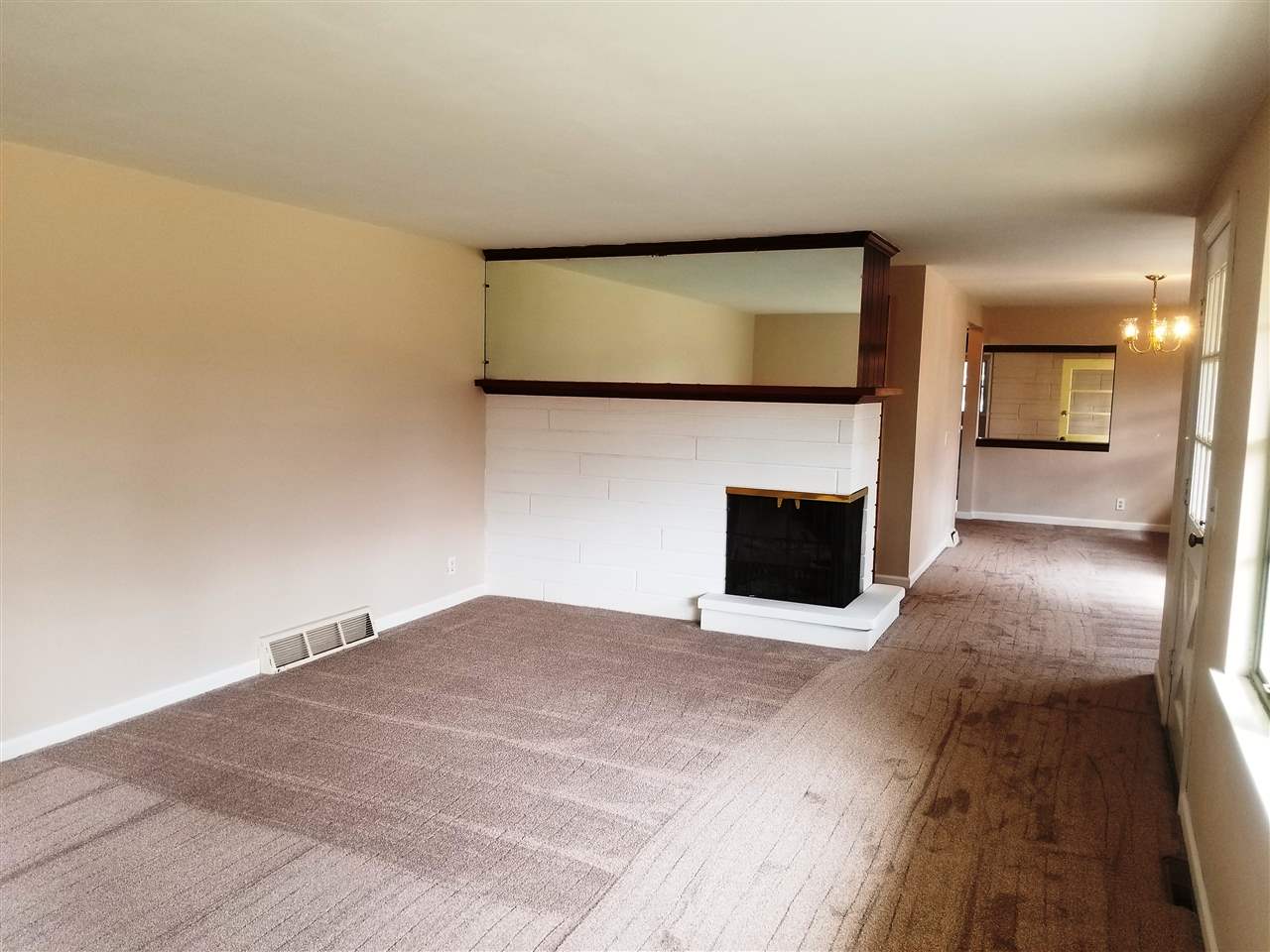 6111 Grand River Road Newburgh, IN 47630 - Photo 6 of 36 Gallery Image 6