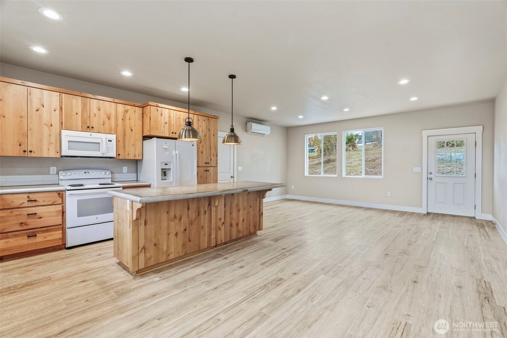 518 Clark Creek Road, Unit B Longview, WA 98632 - Photo 9 of 26 Gallery Image 9