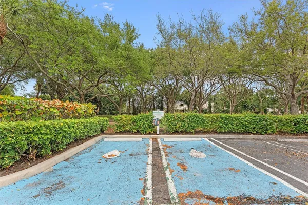 a view of a tennis court