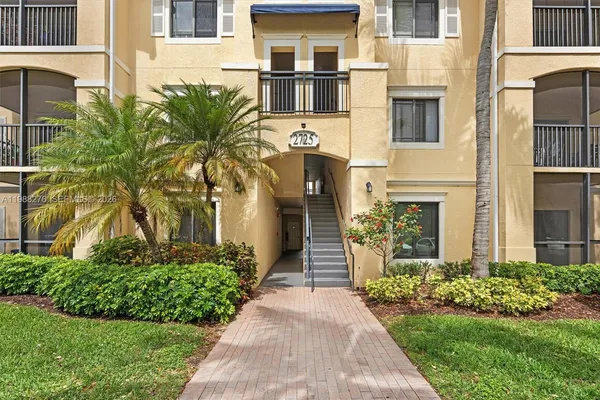 $2,900 | 2725 Anzio Court, Unit 307, Palm Beach Gardens, FL 33410