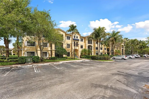 $2,900 | 2725 Anzio Court, Unit 307, Palm Beach Gardens, FL 33410