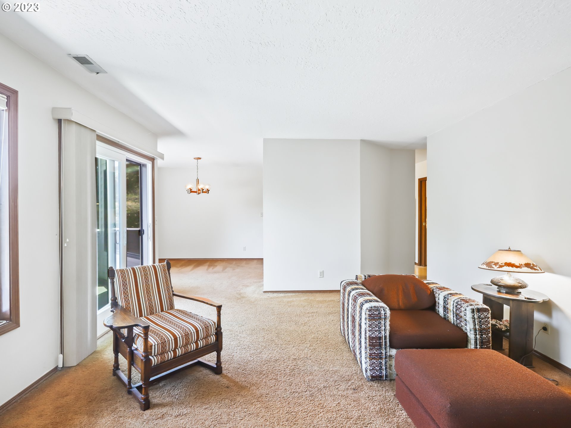14575 Southwest Walker Road, Unit B14 Beaverton, OR 97006 - Photo 11 of 33 Gallery Image 11