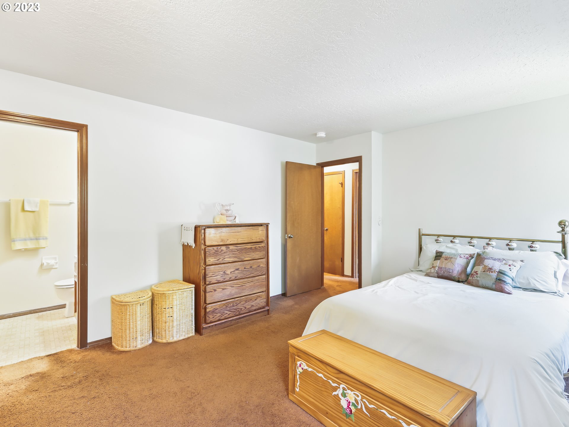14575 Southwest Walker Road, Unit B14 Beaverton, OR 97006 - Photo 13 of 33 Gallery Image 13