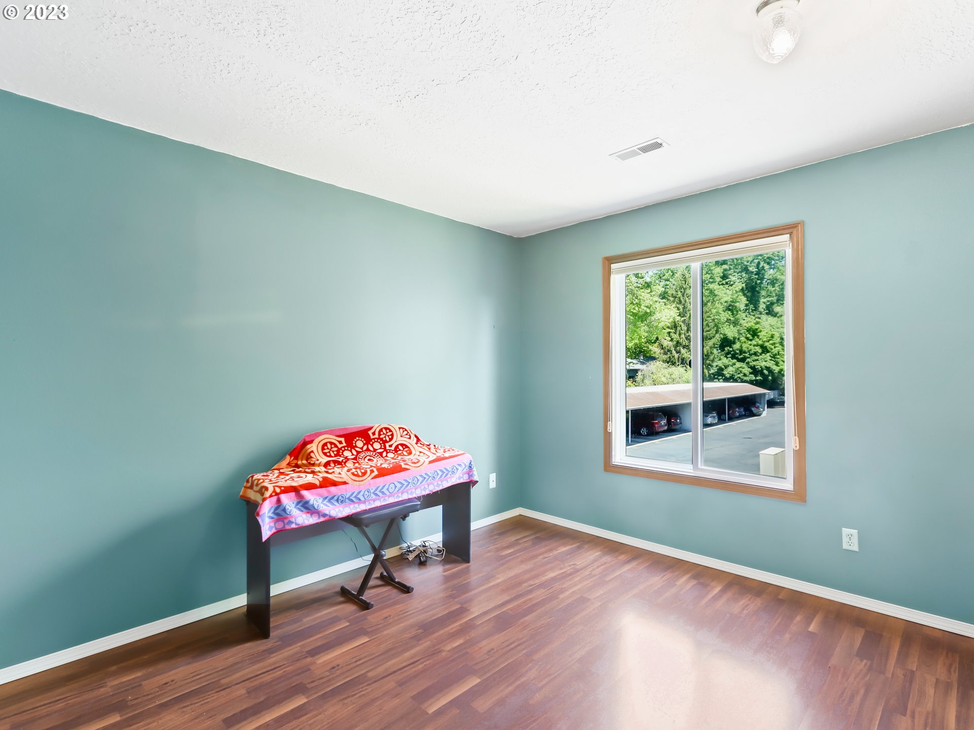 14575 Southwest Walker Road, Unit B14 Beaverton, OR 97006 - Photo 20 of 33 Gallery Image 20