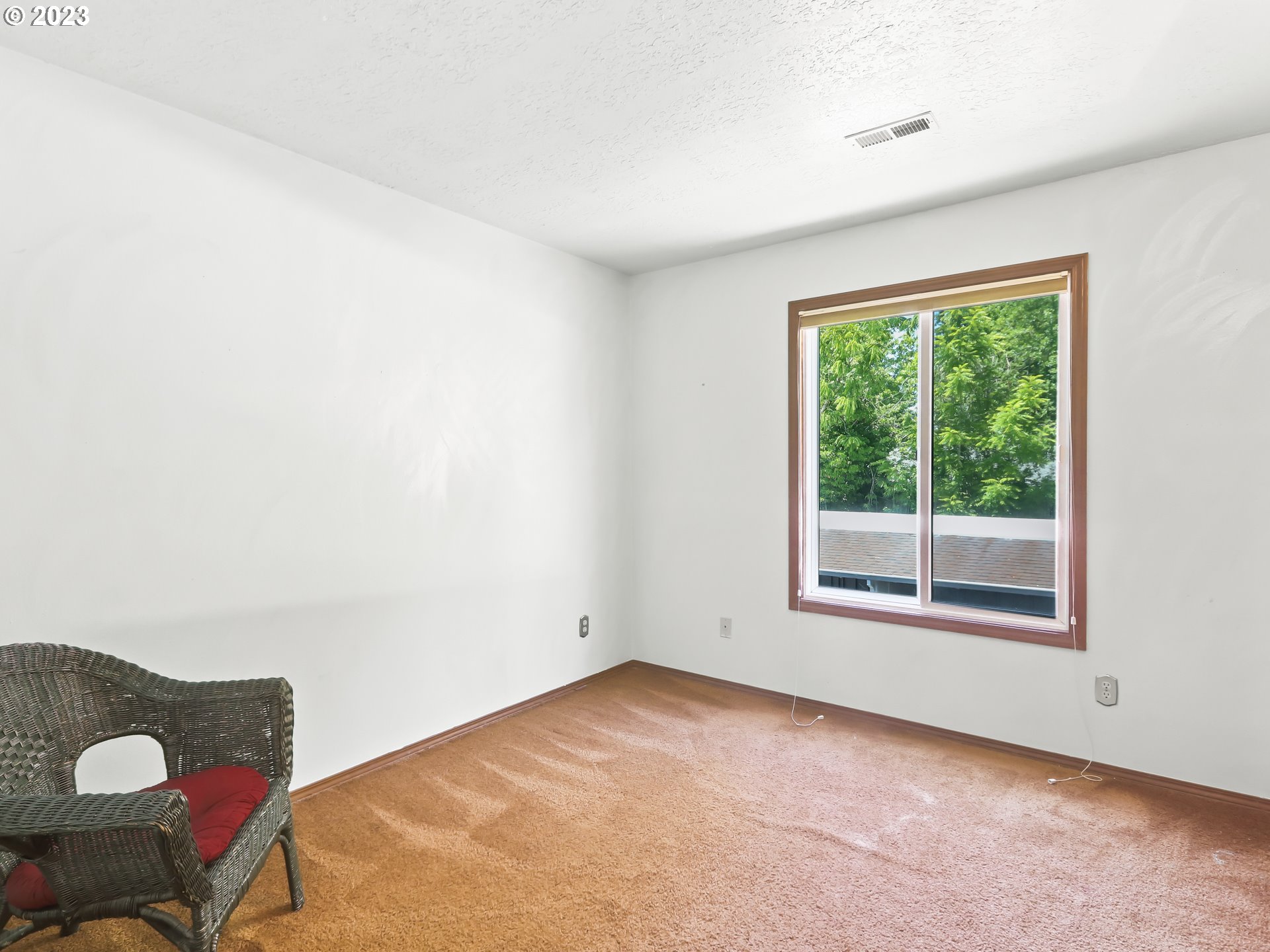 14575 Southwest Walker Road, Unit B14 Beaverton, OR 97006 - Photo 23 of 33 Gallery Image 23