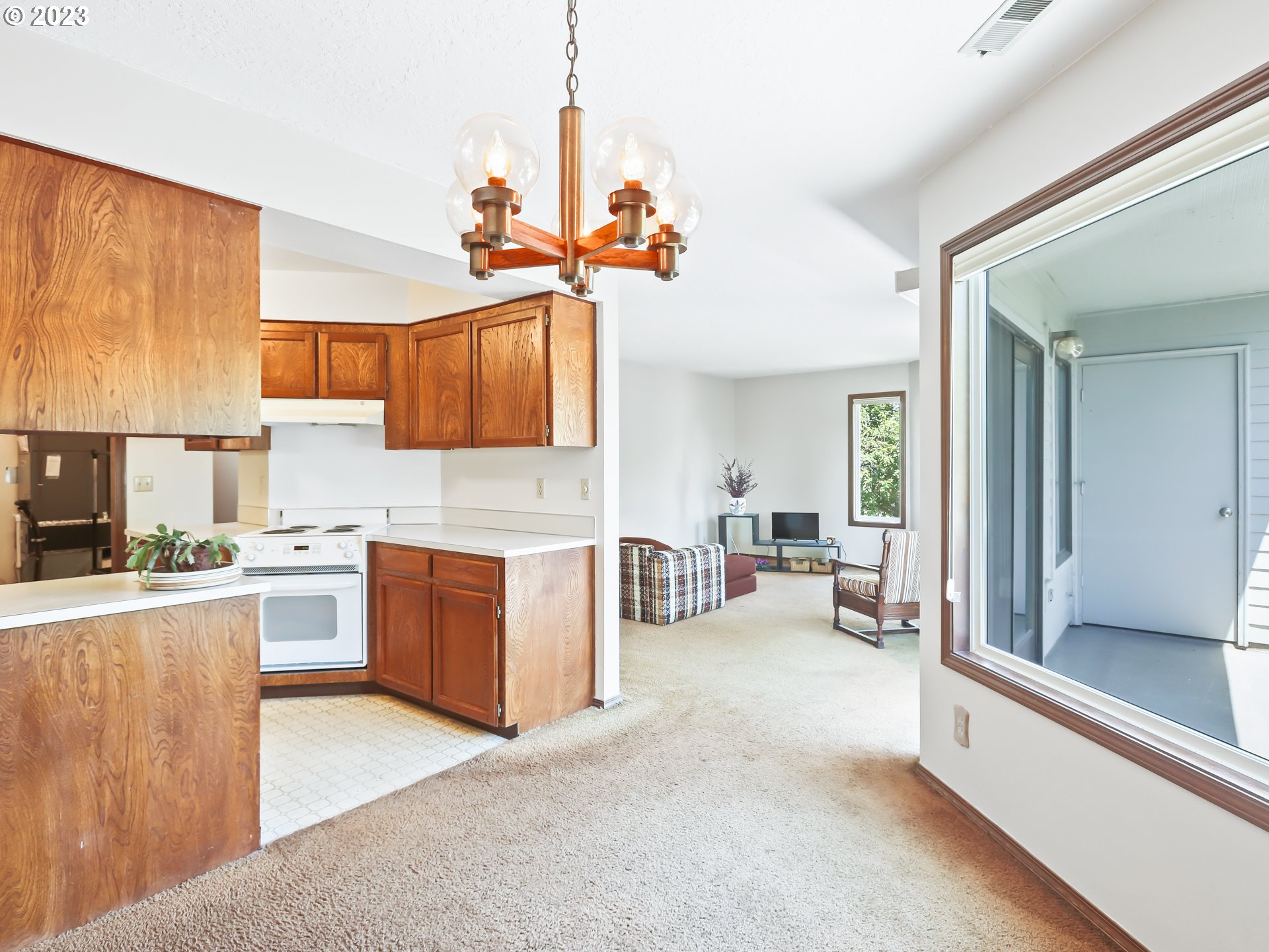 14575 Southwest Walker Road, Unit B14 Beaverton, OR 97006 - Photo 3 of 33 Gallery Image 3