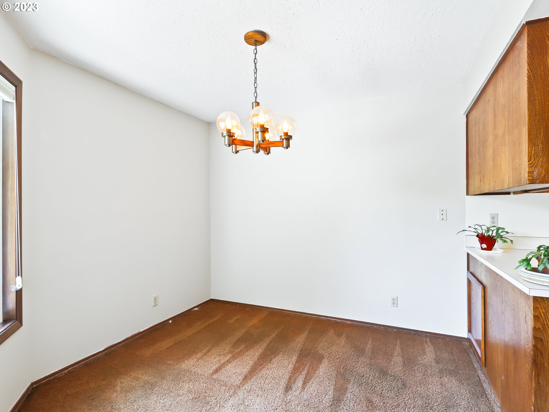 14575 Southwest Walker Road, Unit B14 Beaverton, OR 97006 - Photo 7 of 33 Gallery Image 7