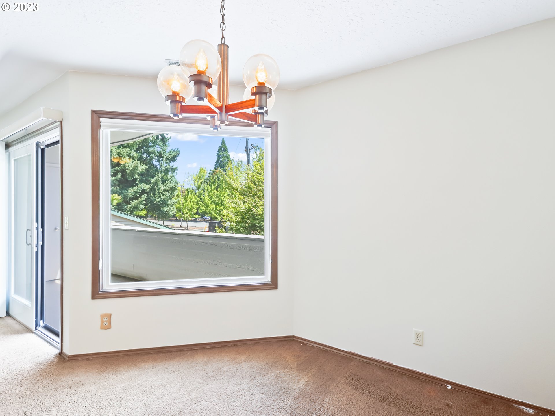 14575 Southwest Walker Road, Unit B14 Beaverton, OR 97006 - Photo 8 of 33 Gallery Image 8