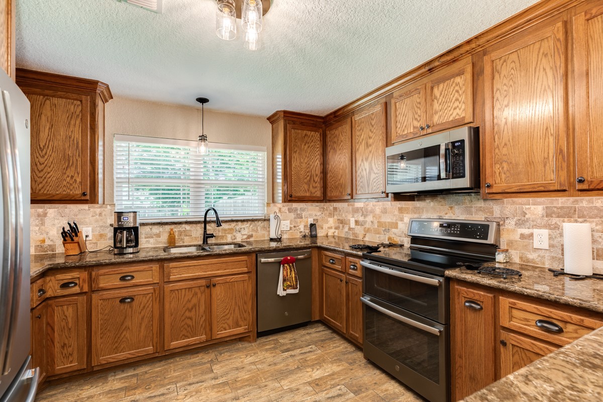 1412 Buchta Road Angleton, TX 77515 - Photo 29 of 48