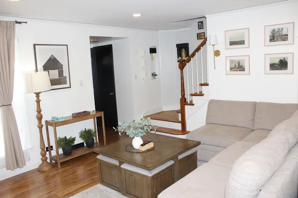 $2,100 | 6034 South Komensky Avenue, Chicago, IL 60629