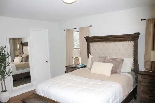 $2,100 | 6034 South Komensky Avenue, Chicago, IL 60629