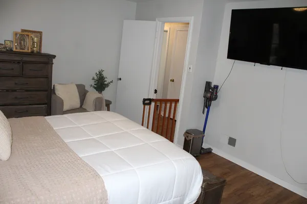 $2,100 | 6034 South Komensky Avenue, Chicago, IL 60629