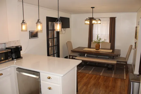 $2,100 | 6034 South Komensky Avenue, Chicago, IL 60629