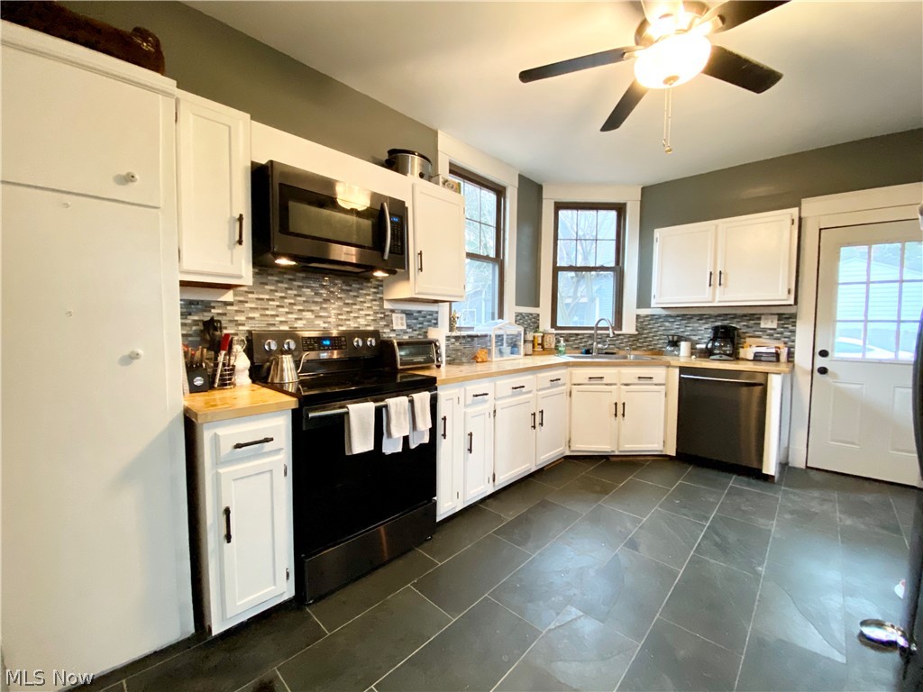 14298 Superior Road Cleveland, OH 44118 - Photo 8 of 35