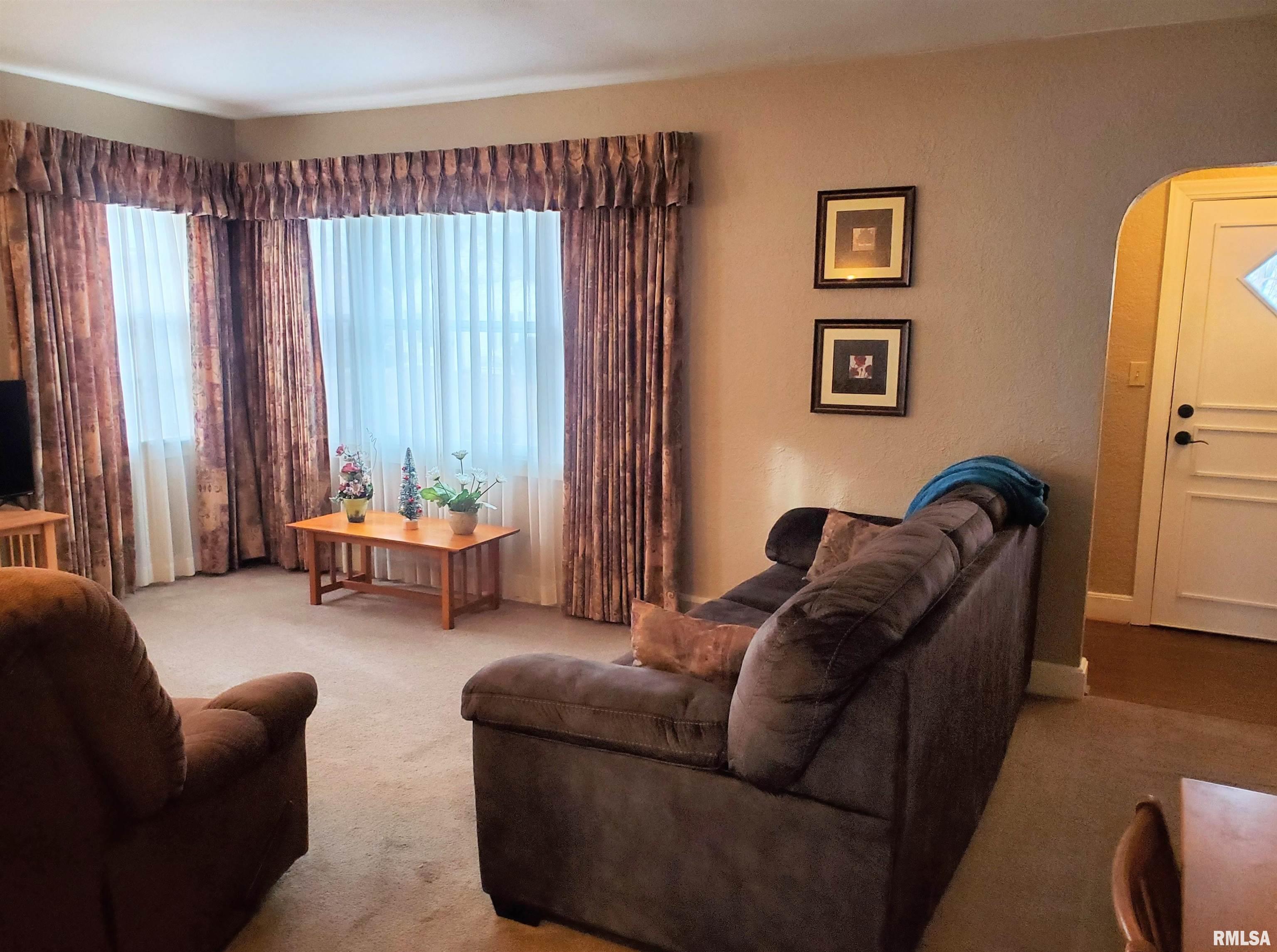 204 Reservoir Road Pekin, IL 61554 - Photo 2 of 24 Gallery Image 2