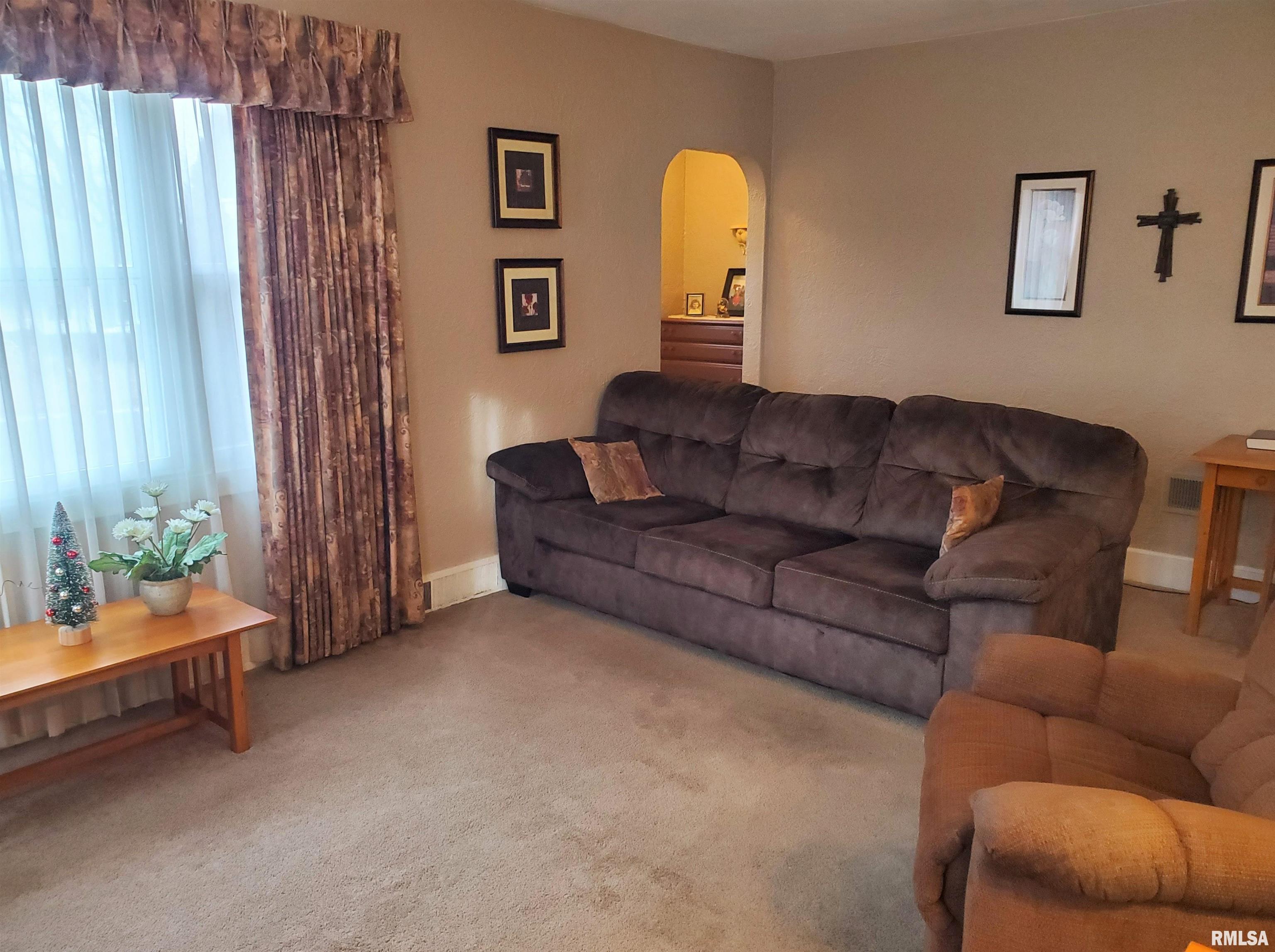 204 Reservoir Road Pekin, IL 61554 - Photo 3 of 24 Gallery Image 3