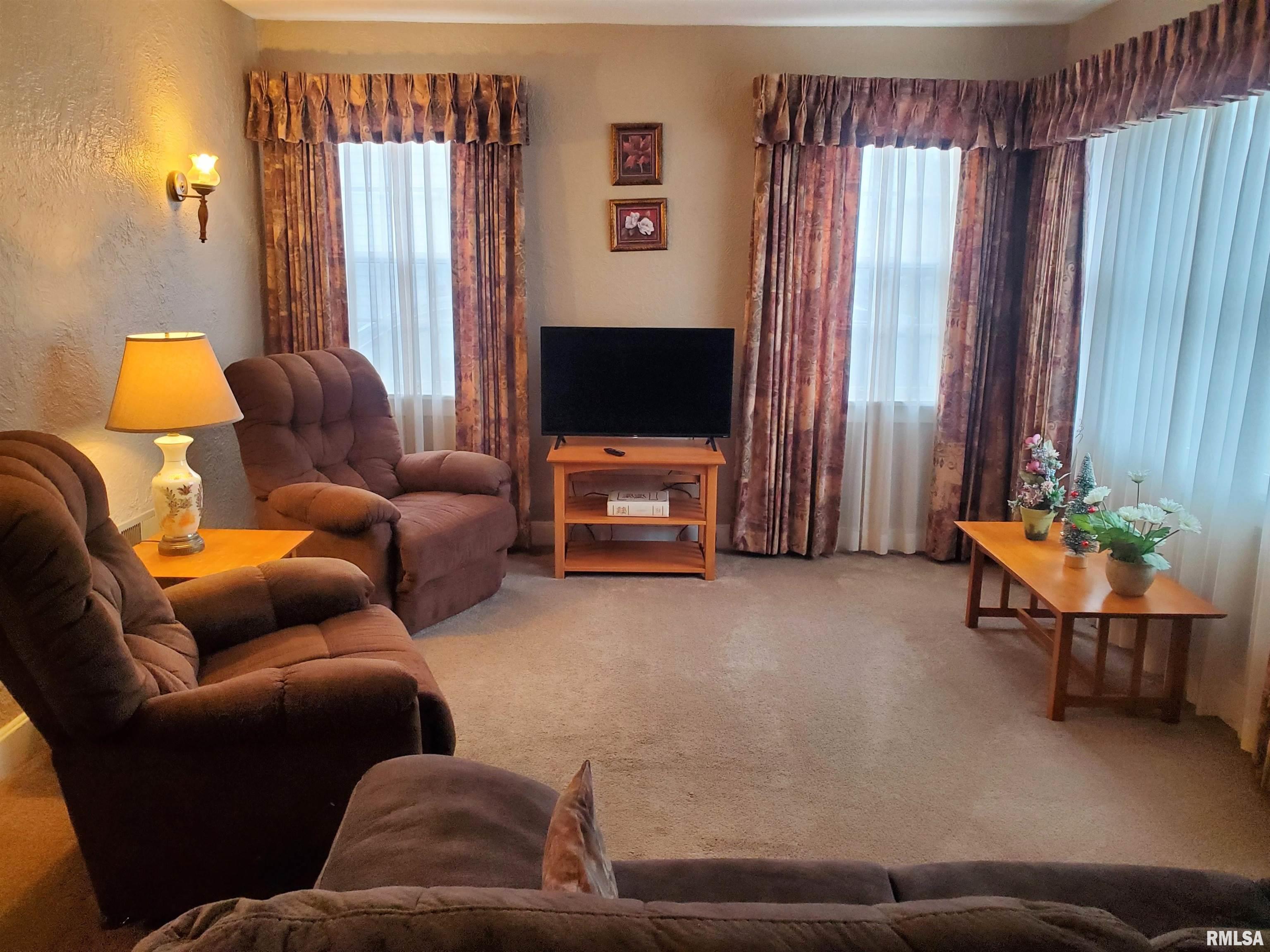 204 Reservoir Road Pekin, IL 61554 - Photo 5 of 24 Gallery Image 5