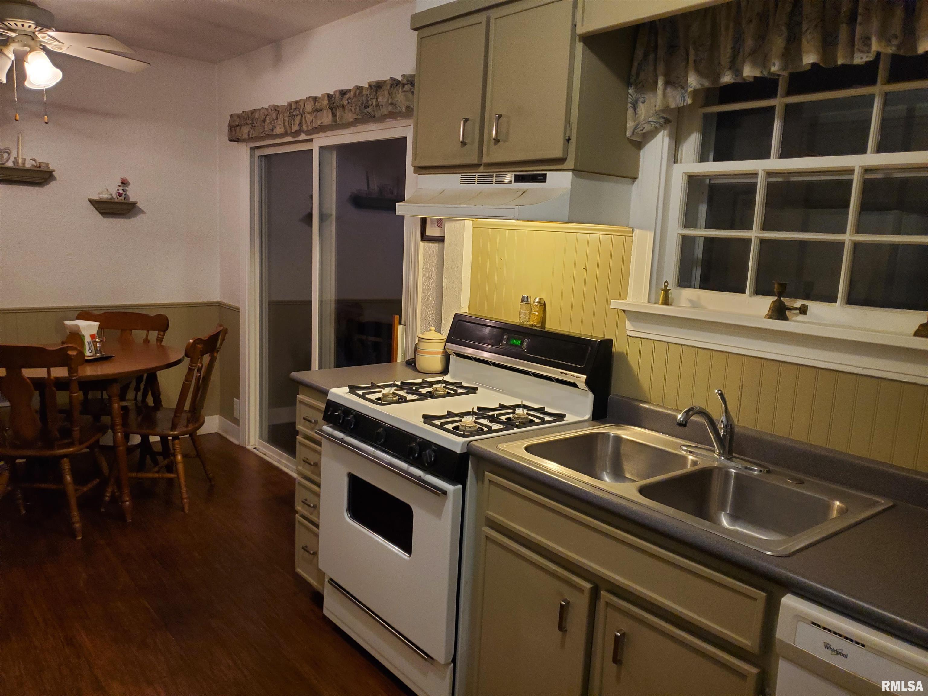 204 Reservoir Road Pekin, IL 61554 - Photo 7 of 24 Gallery Image 7