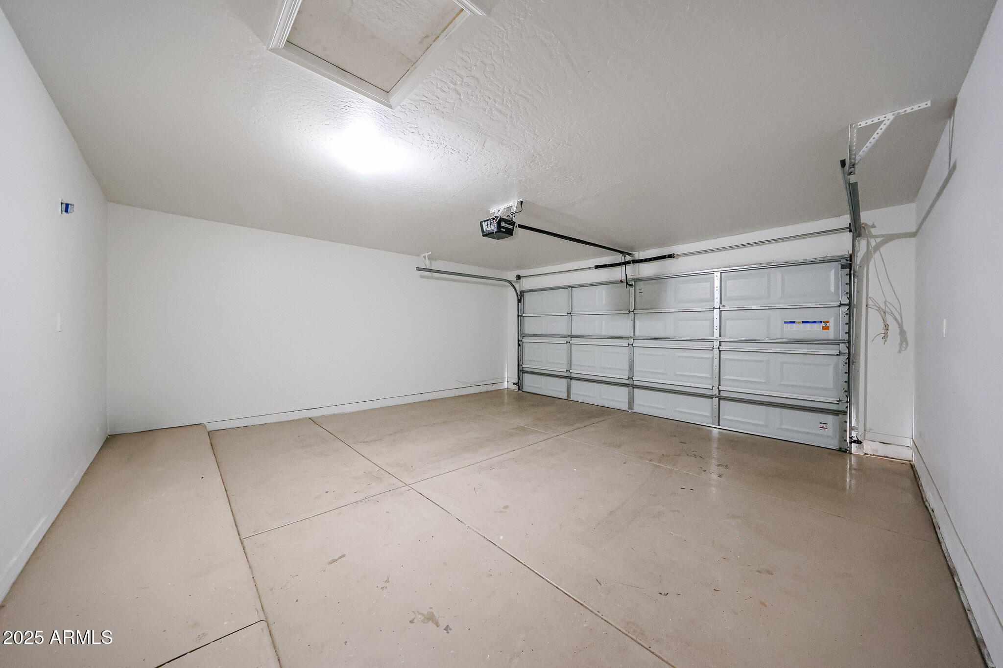 10334 East Diamond Avenue Mesa, AZ 85208 - Photo 28 of 39 a view of a garage