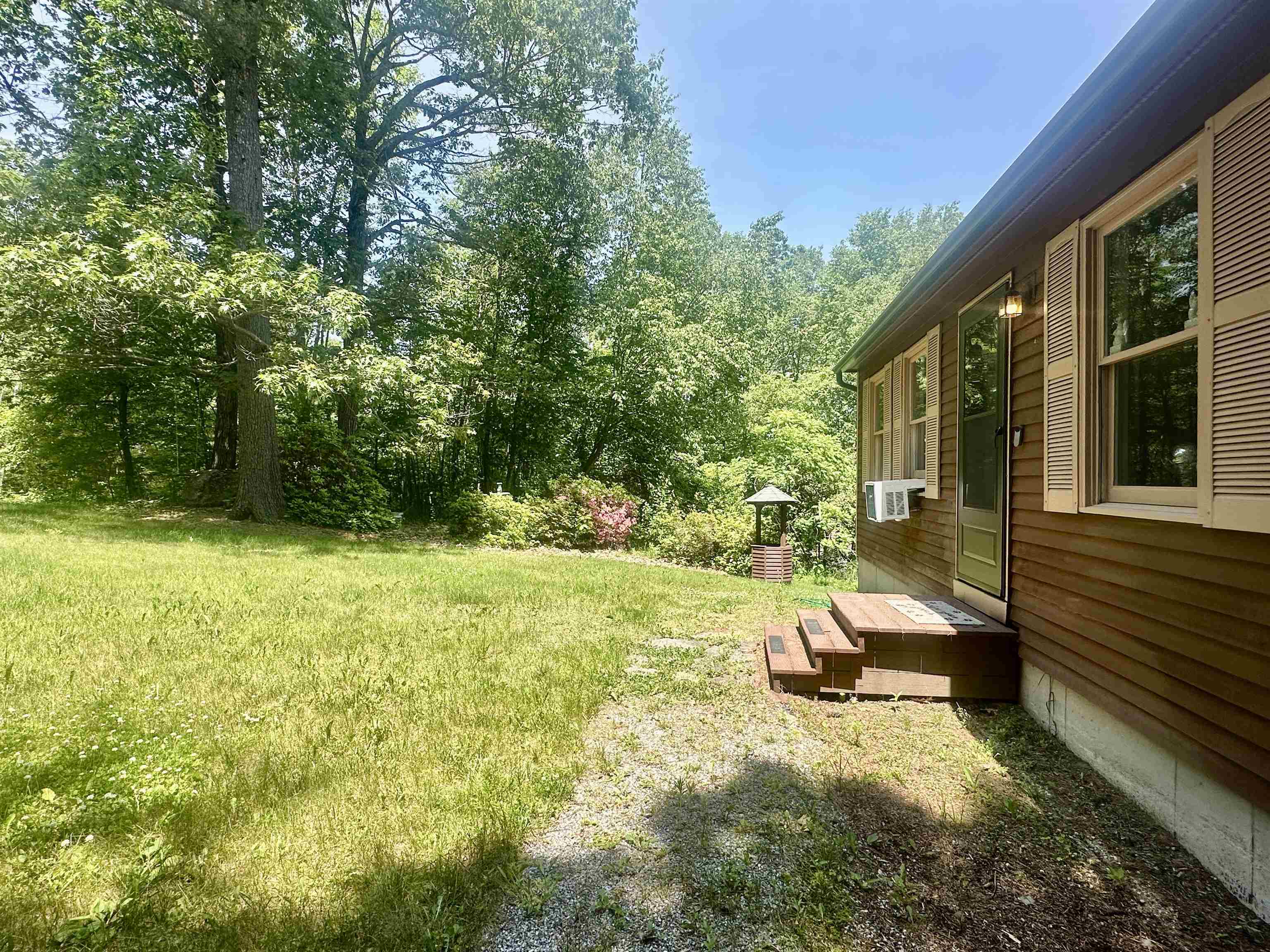 73 Guy's Lane Weare, NH 03281 - Photo 3 of 47