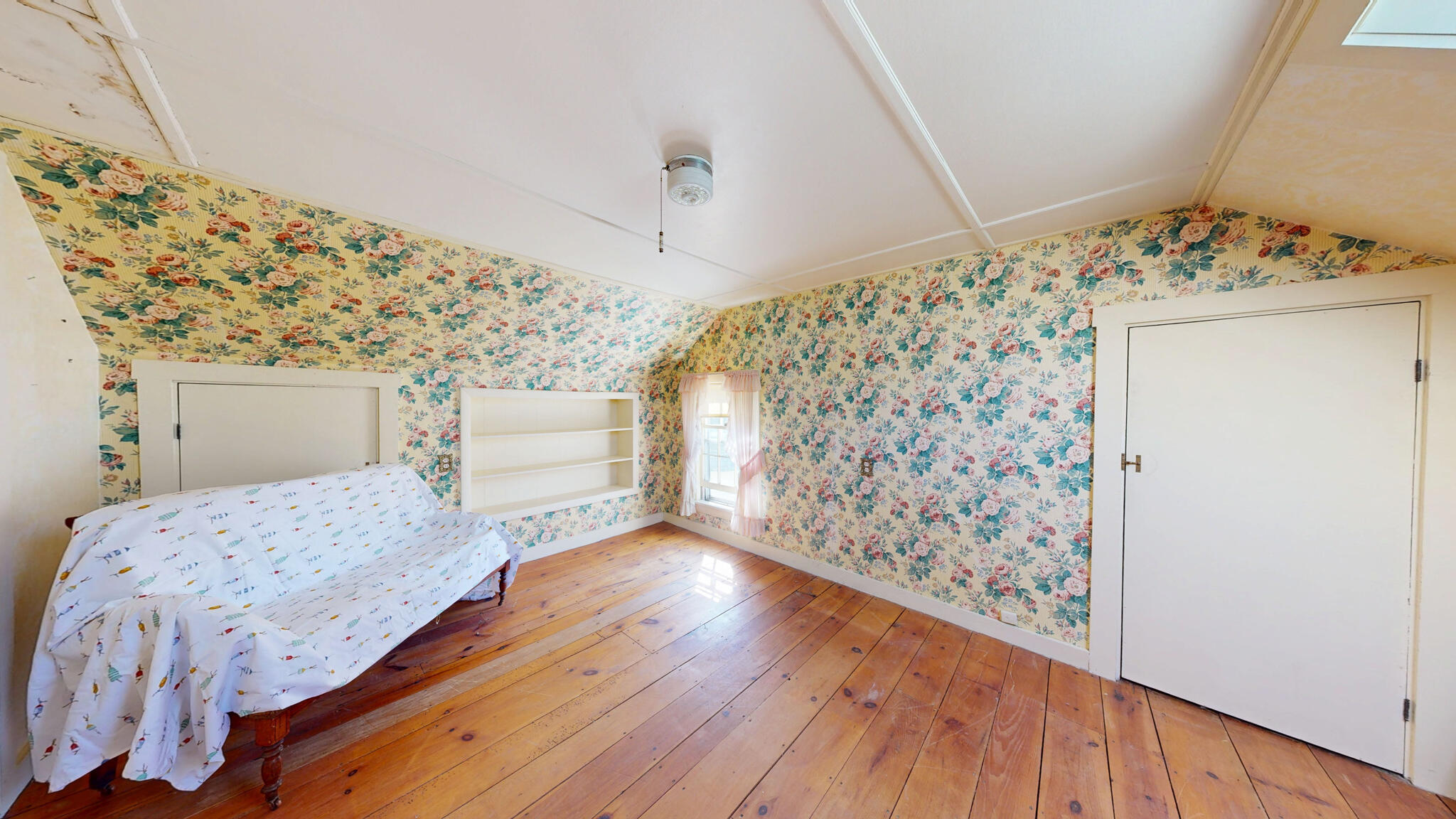 884 River Road St. George, ME 04860 - Photo 31 of 55 Large 2nd Floor Bedroom
