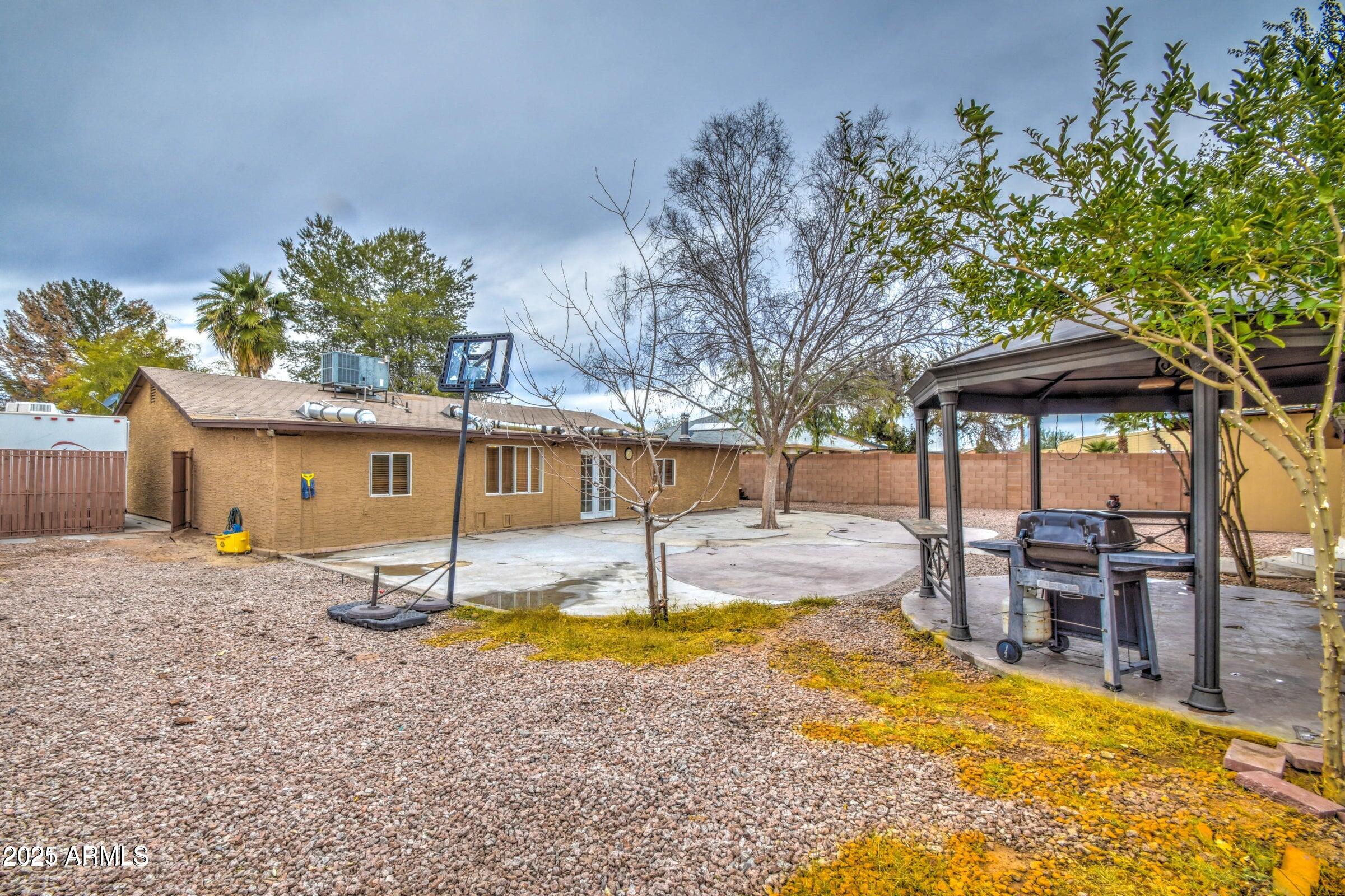 17629 North 36th Street Phoenix, AZ 85032 - Photo 13 of 20 a swimming pool with an outdoor seating