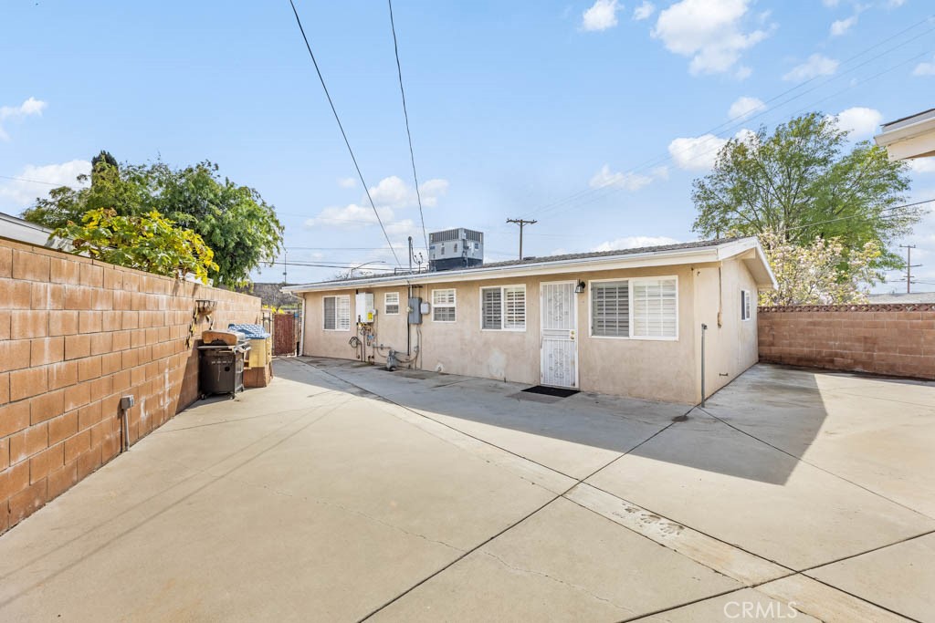 954 Delay Avenue Glendora, CA 91740 - Photo 29 of 35 a view of a house with a patio