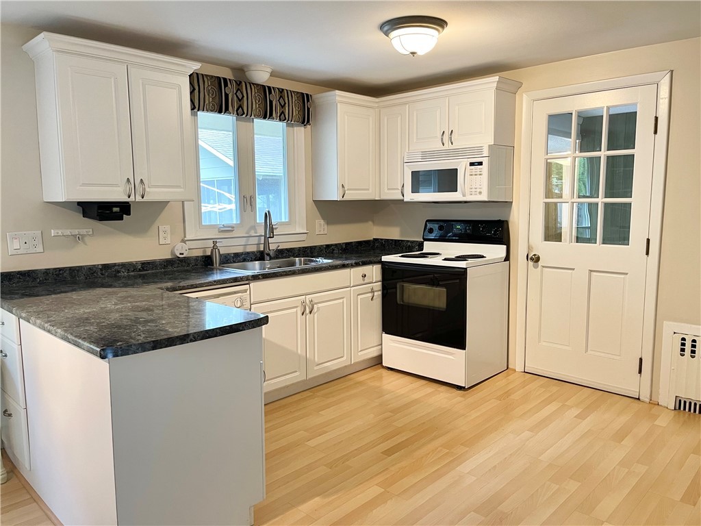 9 Jencks Road Cumberland, RI 02864 - Photo 2 of 29
