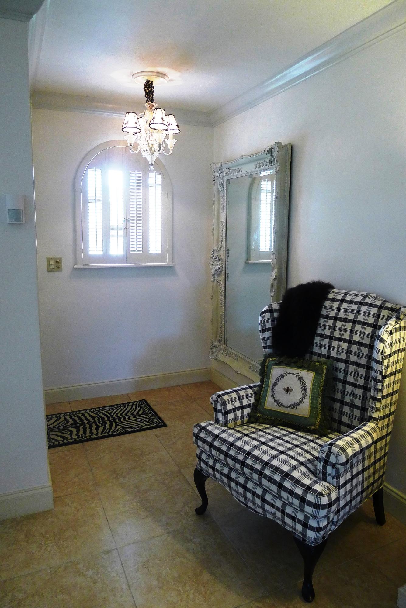 410 Southwest 7th Terrace Boca Raton, FL 33486 - Photo 3 of 23 Front Hall/Entry