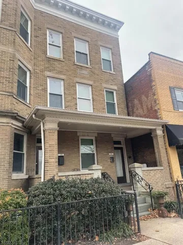 $2,900 | 97 Main Street, Millburn, NJ 07041