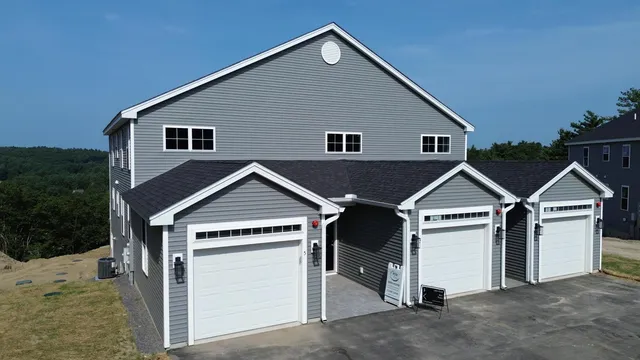 $574,900 | 7 Cypress Lane, Unit 5, Windham, NH 03087